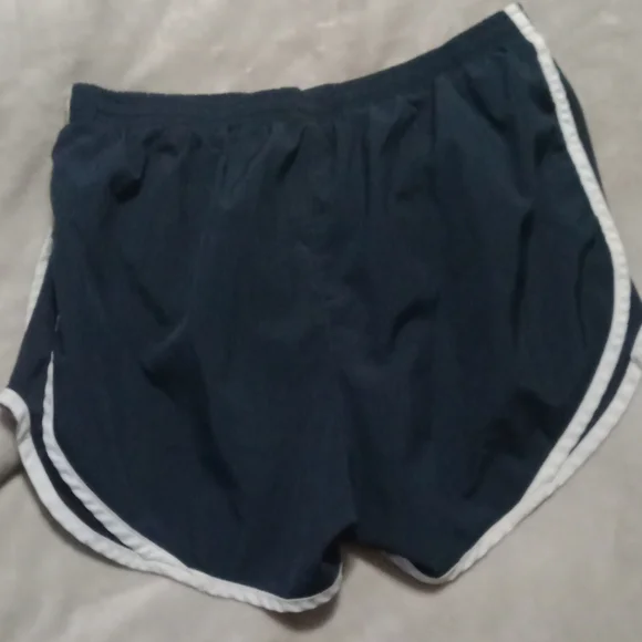 Nike Shorts - Picture 4 of 14